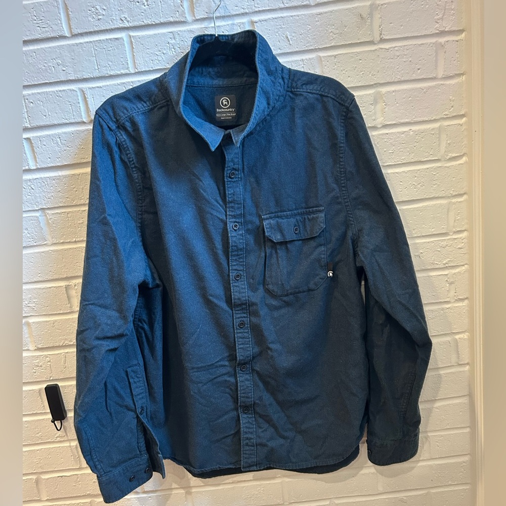 Backcountry navy thick navy shirt XL